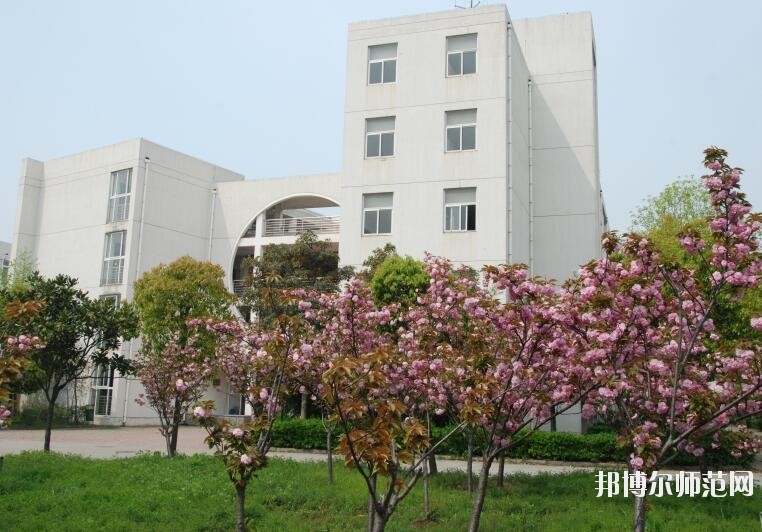 蘇州科技師范大學天平學院招生辦聯(lián)系電話