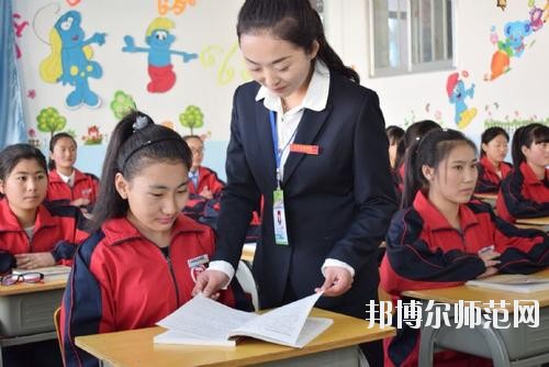 雅安2021年初中生讀什么幼師學(xué)校