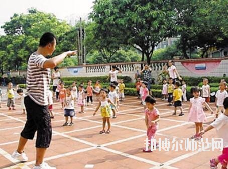 重慶2021年男生可以讀幼師學(xué)校嗎