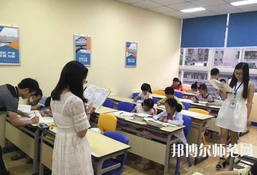 成都2021年初中生女生讀什么幼師學校好